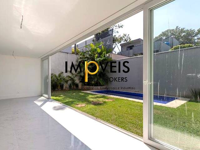 Casa Sobrado em Condomínio para Venda em São Paulo - 4