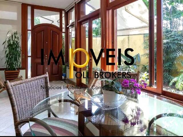 Sobrado de Rua para Venda em São Paulo - 2