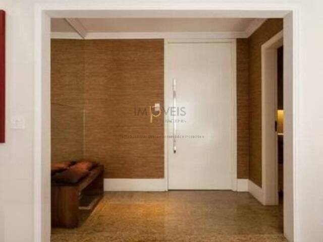 Apartamento Um por Andar para Venda em São Paulo - 4